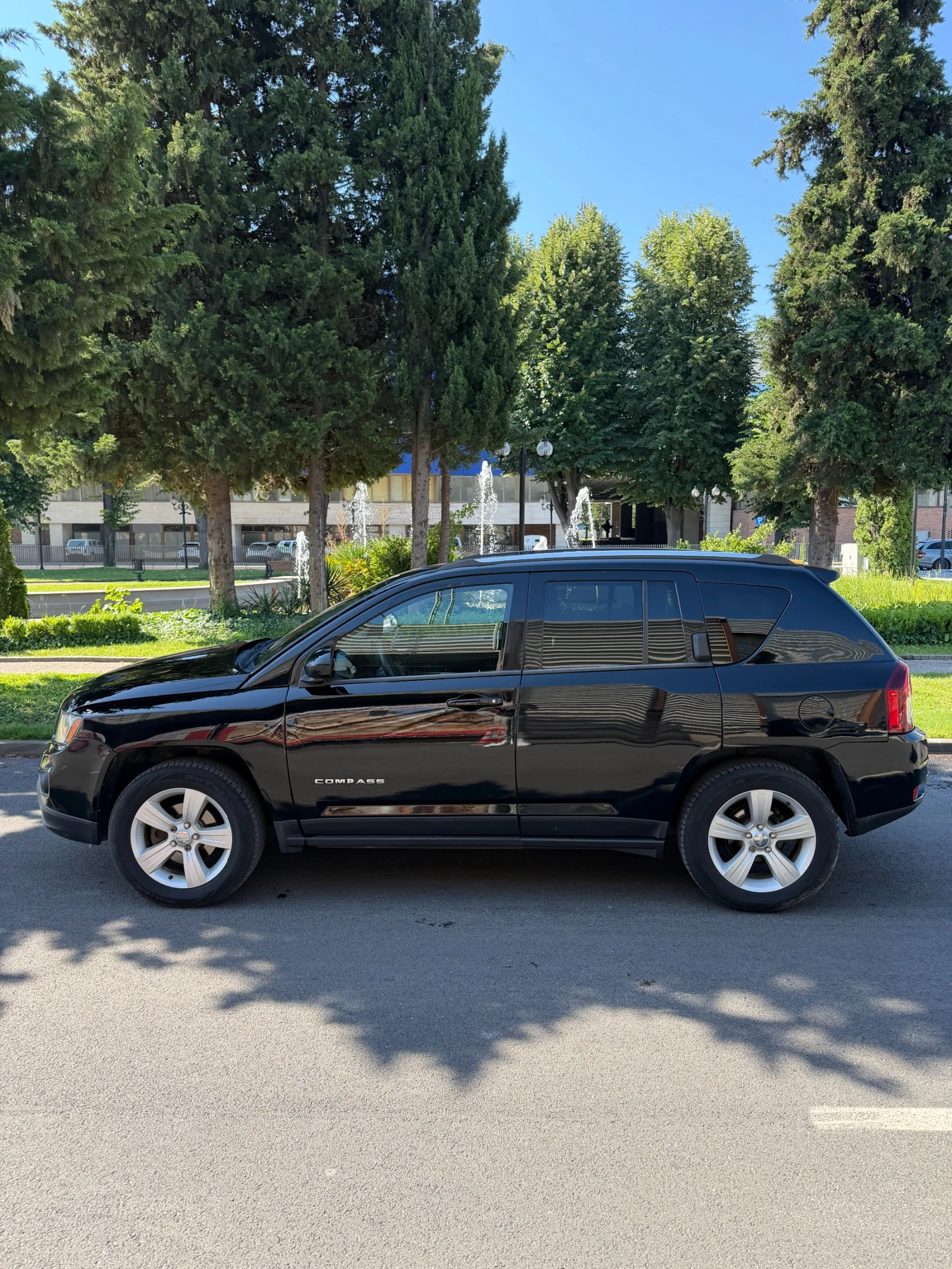 Jeep Compass, снимка 2 - Автомобили и джипове - 54995616