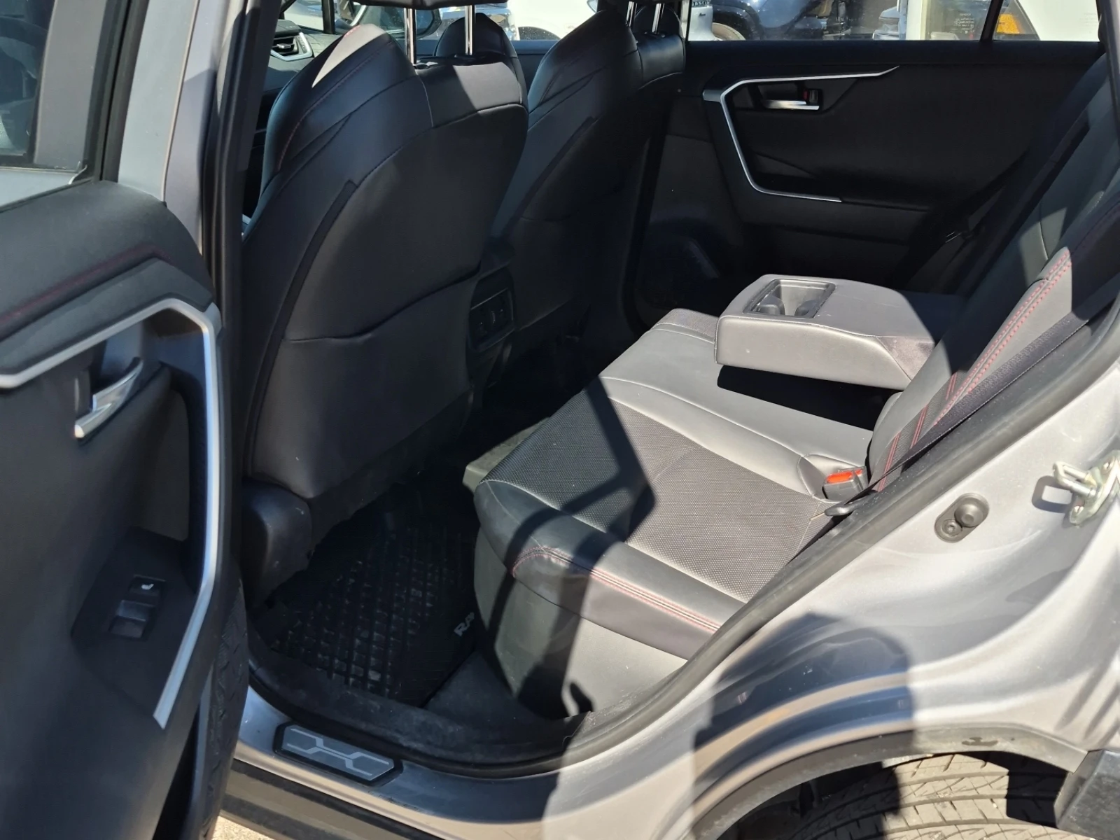 Toyota Rav4 XSE, ХИБРИД, АВТОКРЕДИТ, снимка 11 - Автомобили и джипове - 55862916