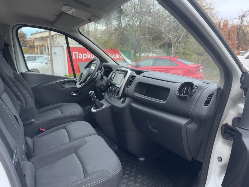 Renault Trafic 1.6 dci, снимка 12 - Бусове и автобуси - 52718063