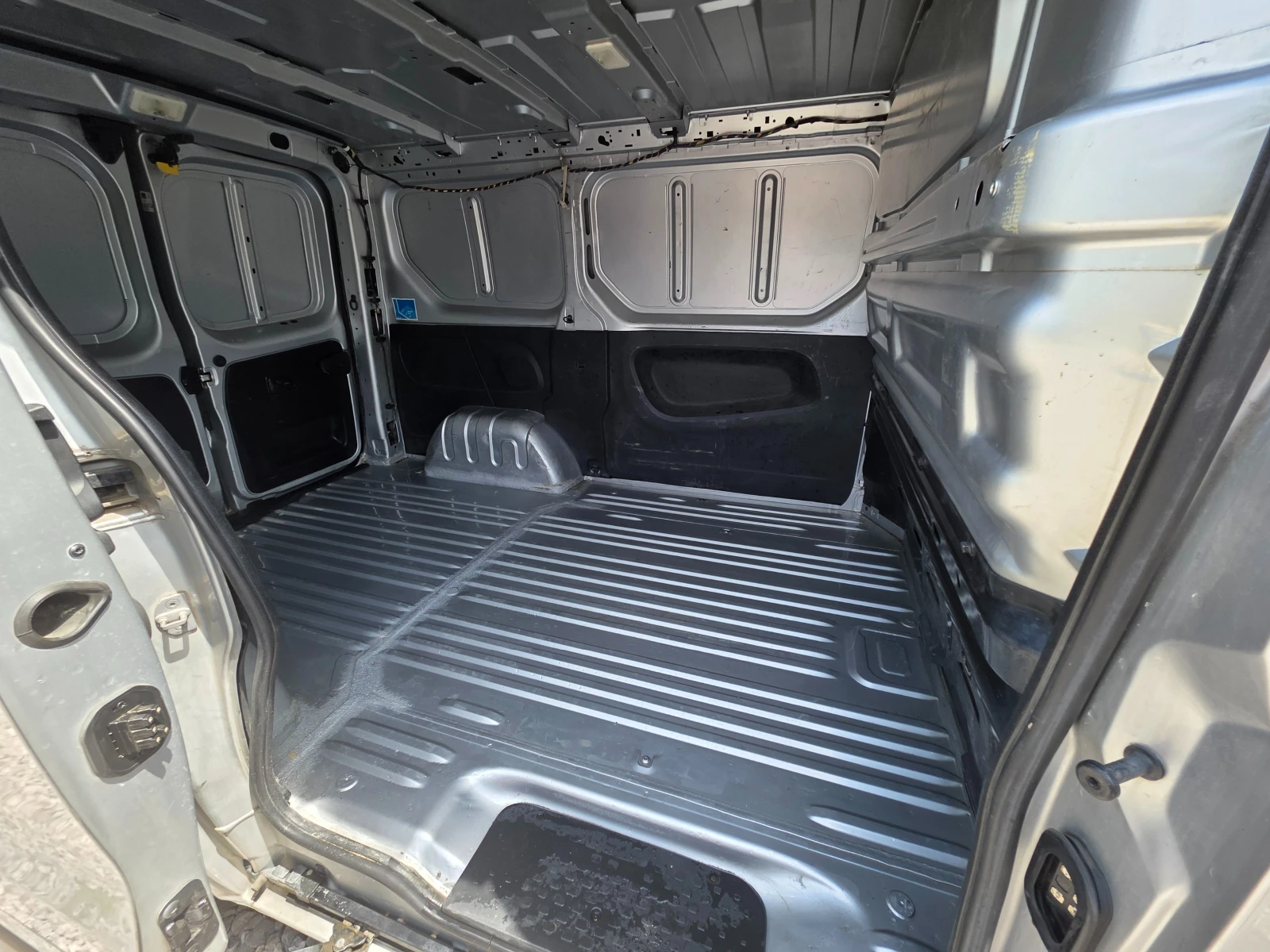 Renault Trafic III-T27-1.6 DCI-125hp, снимка 11 - Бусове и автобуси - 56252691