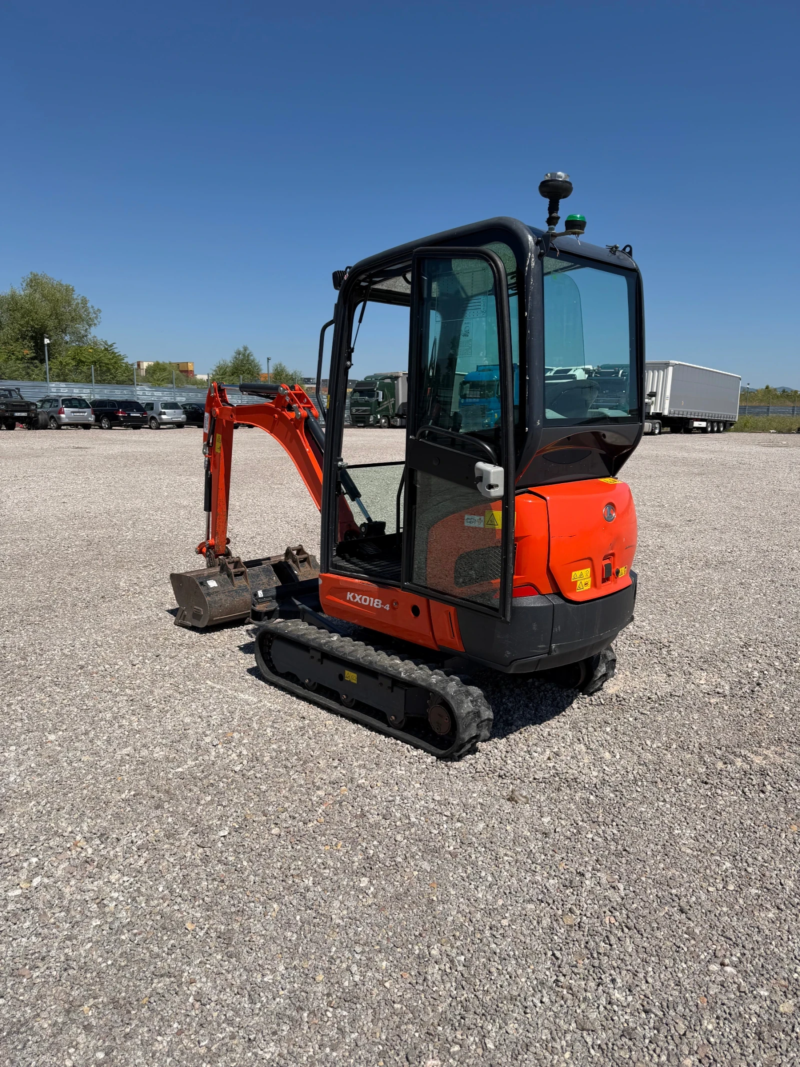 Багер Kubota KX018-4, снимка 3 - Индустриална техника - 55482392