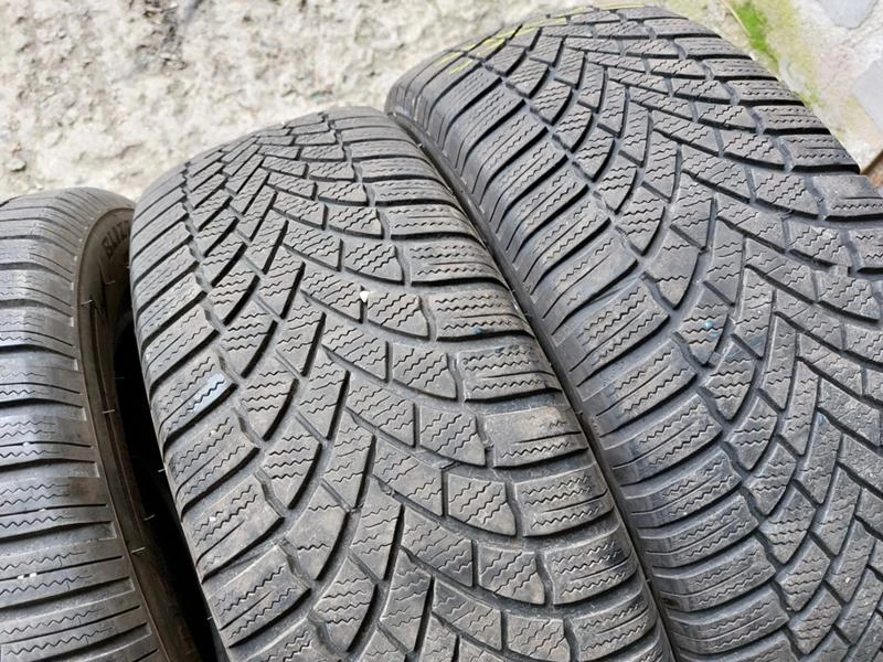 Гуми Зимни 225/60R18, снимка 3 - Гуми и джанти - 36274594