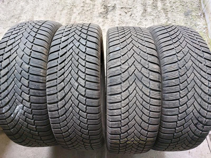 Гуми Зимни 225/60R18, снимка 1 - Гуми и джанти - 36274594