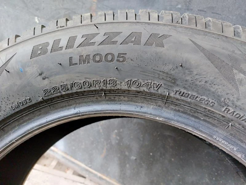 Гуми Зимни 225/60R18, снимка 7 - Гуми и джанти - 36274594