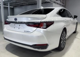 Lexus ES 300 HYBRID | ОБДУХВАНЕ | FACELIFT | HUD | 360 | CARFAX, снимка 4