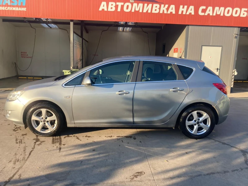 Opel Astra, снимка 4 - Автомобили и джипове - 47537234