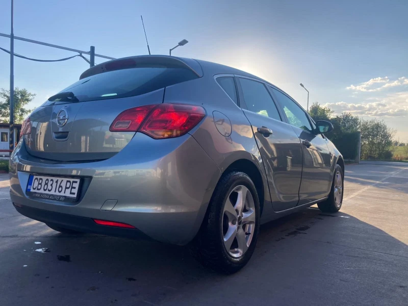 Opel Astra, снимка 7 - Автомобили и джипове - 47537234