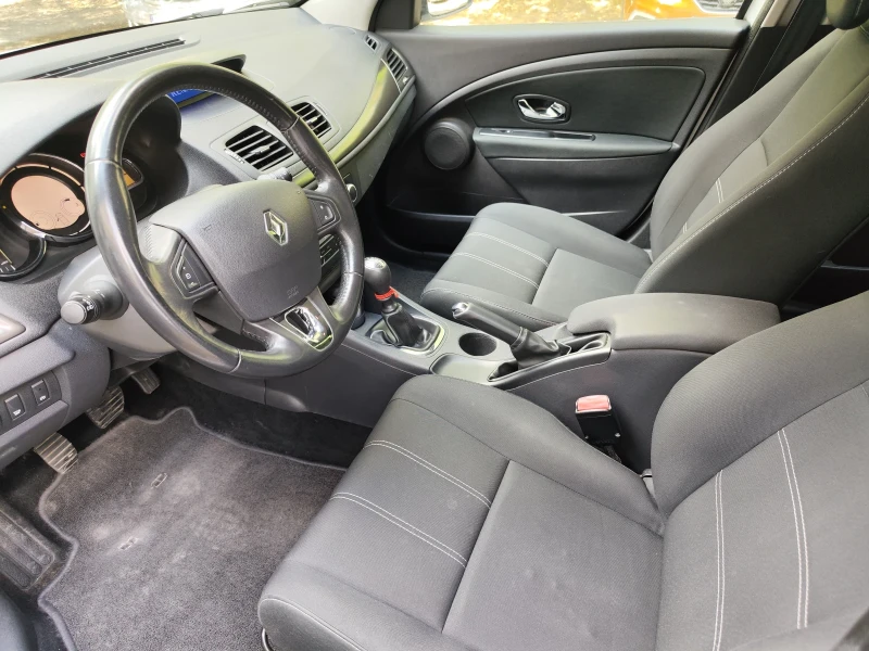 Renault Megane, снимка 7 - Автомобили и джипове - 51393331