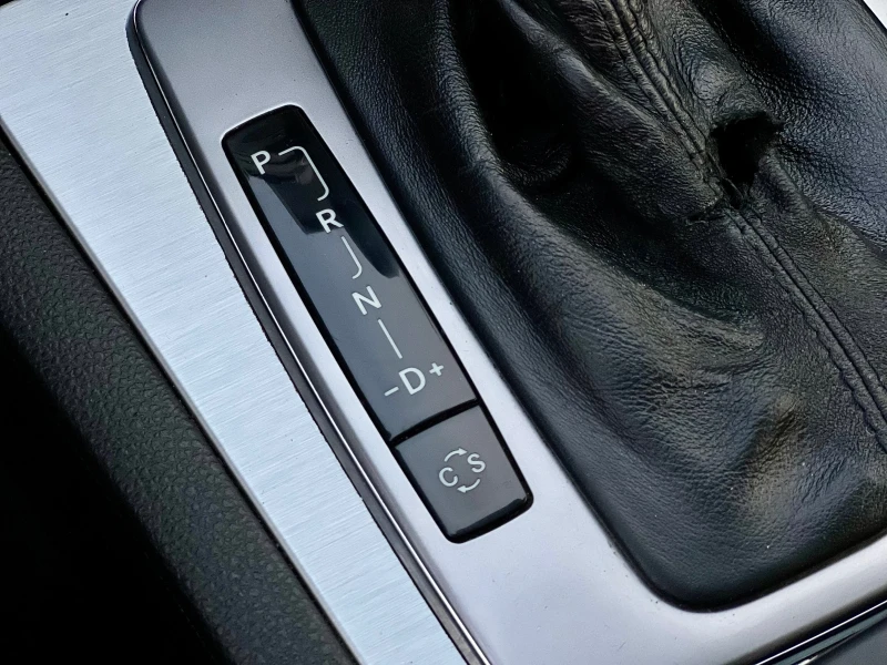 Mercedes-Benz C 220 C63 PACKAGE / КАМЕРА / AMG MENU / NAVI, снимка 17 - Автомобили и джипове - 53054637