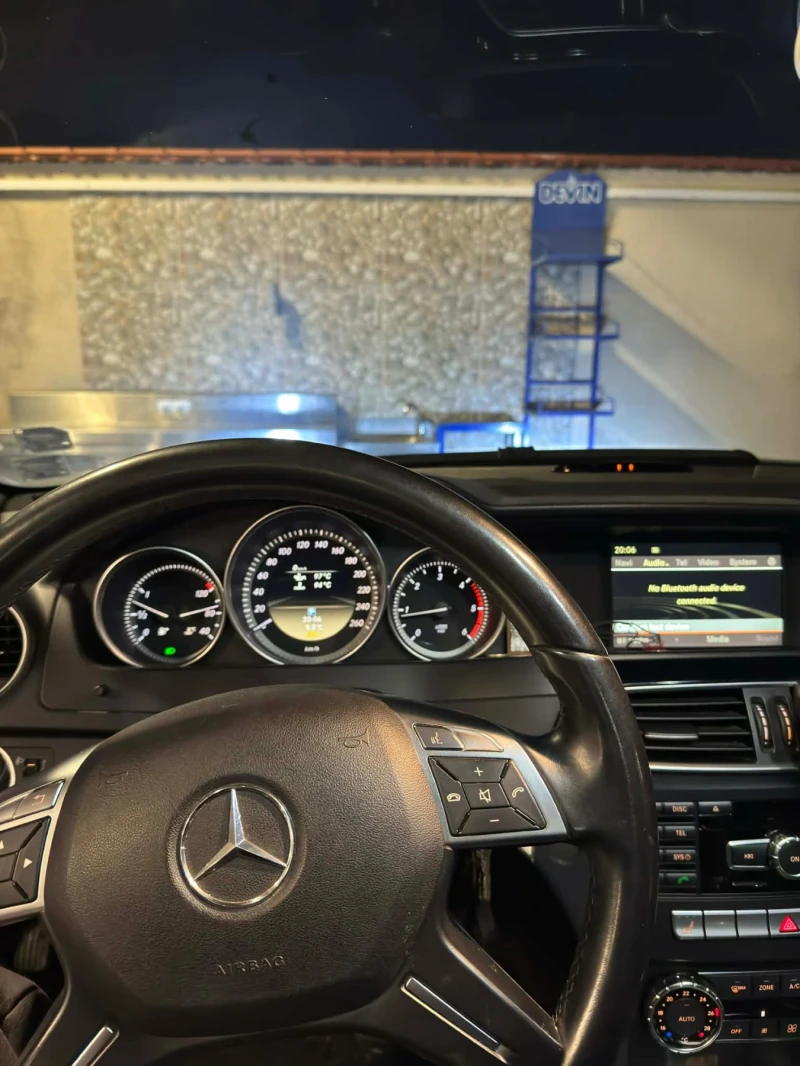 Mercedes-Benz C 200, снимка 12 - Автомобили и джипове - 53479222