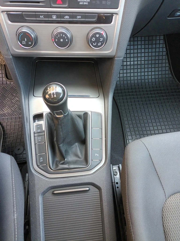 VW Sportsvan /Blue motion/110 к.с./1600 ссм./Euro 6/регистриран - изображение 3