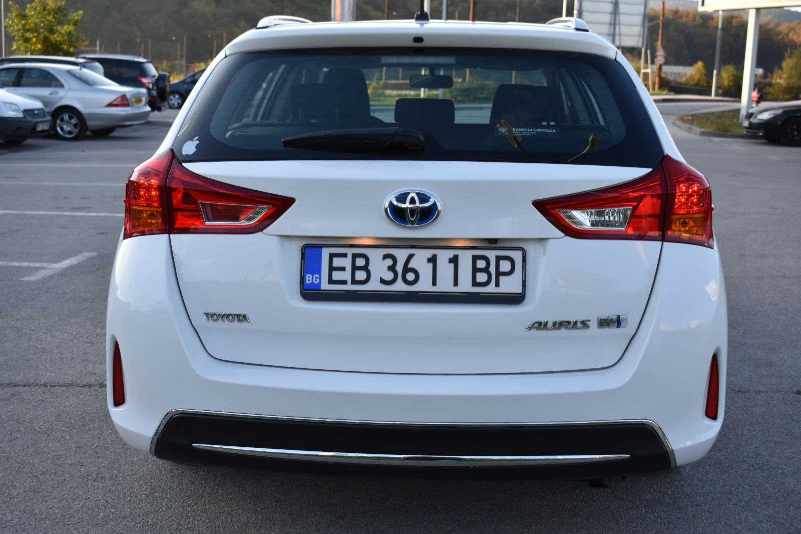 Toyota Auris 1.8HYBRID/ОБСЛУЖЕН/РЕГИСТРИРАН/ТОП СЪСТОЯНИЕ!!! - изображение 4