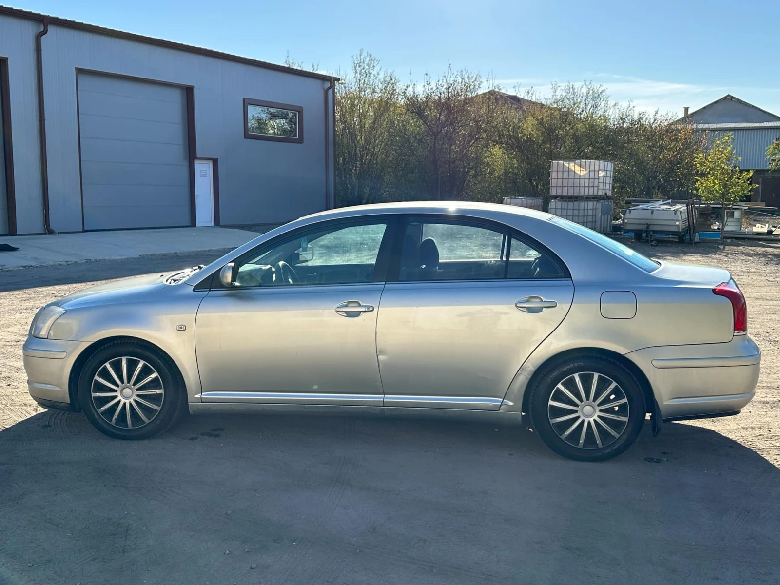 Toyota Avensis  - изображение 5