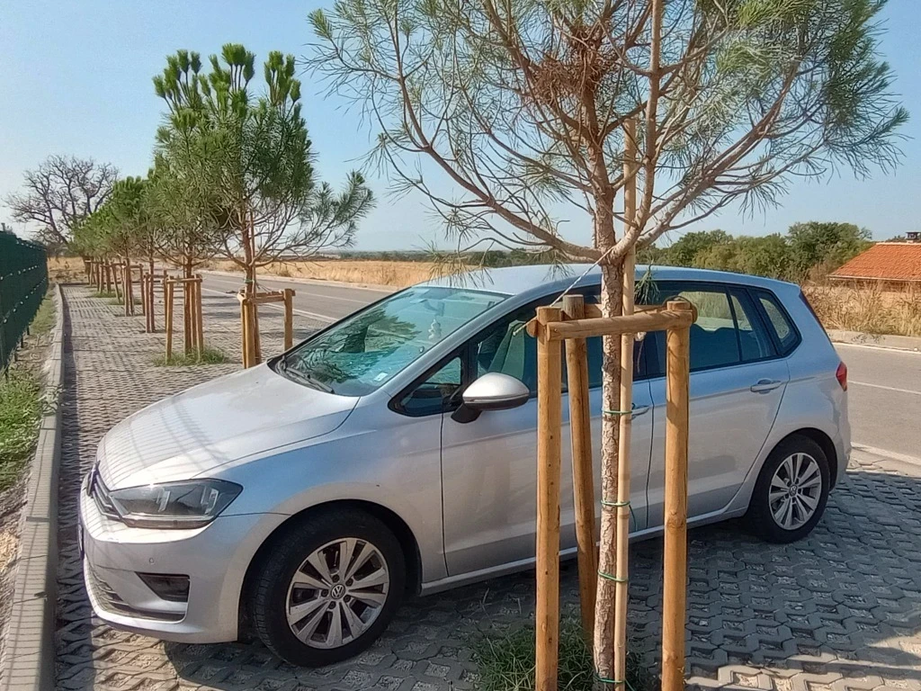 VW Sportsvan /Blue motion/110 к.с./1600 ссм./Euro 6/регистриран - изображение 2