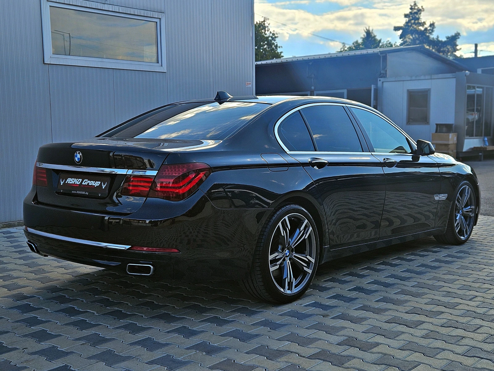 BMW 750 M/XD/GERMANY/HUD/DISTR/360CAM/NIGHT/МАСАЖ/ПОДГР/LI - изображение 5