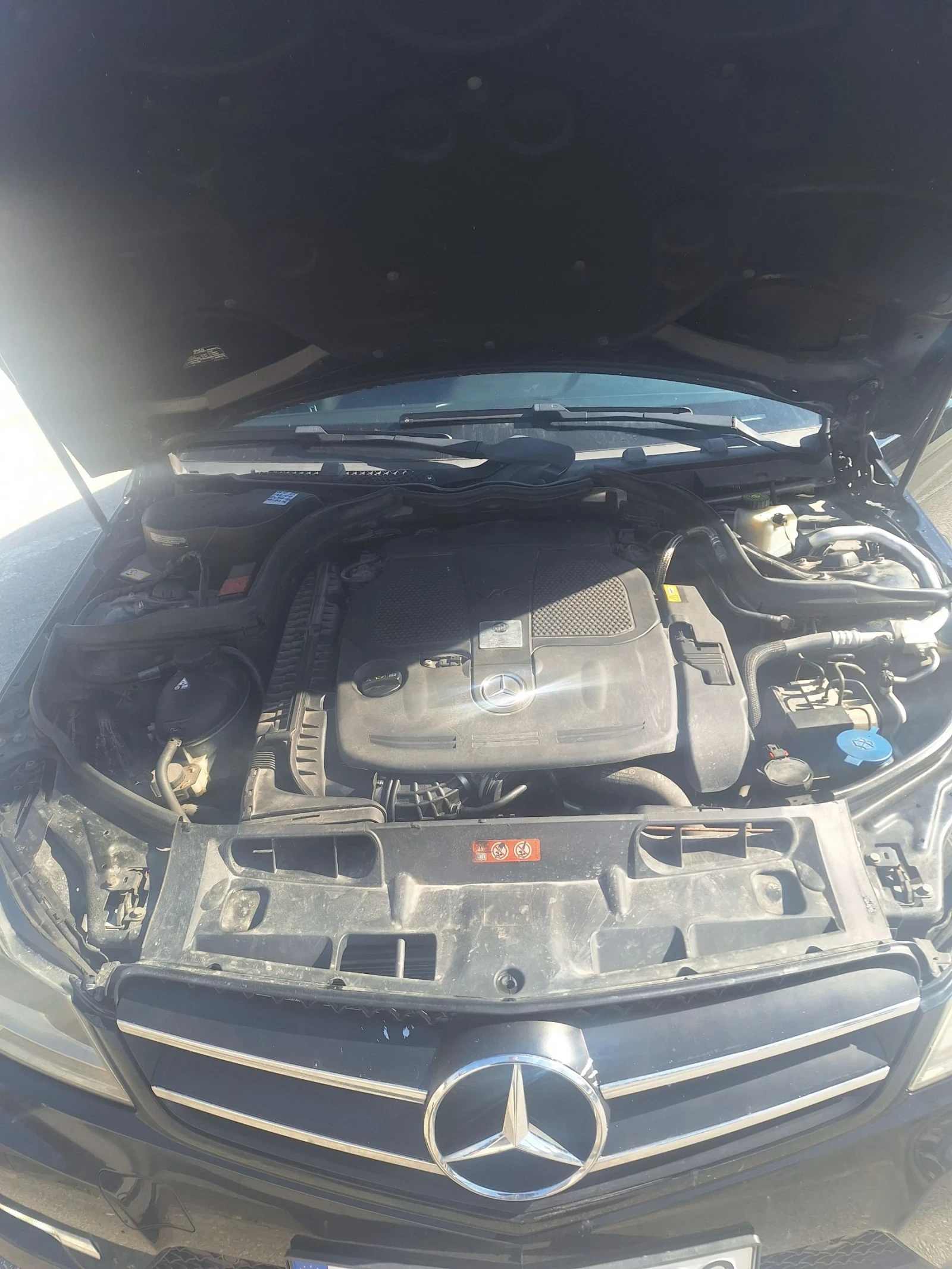 Mercedes-Benz C 300 AMG, Harman Kardon, Поръчкова, снимка 13 - Автомобили и джипове - 53644526