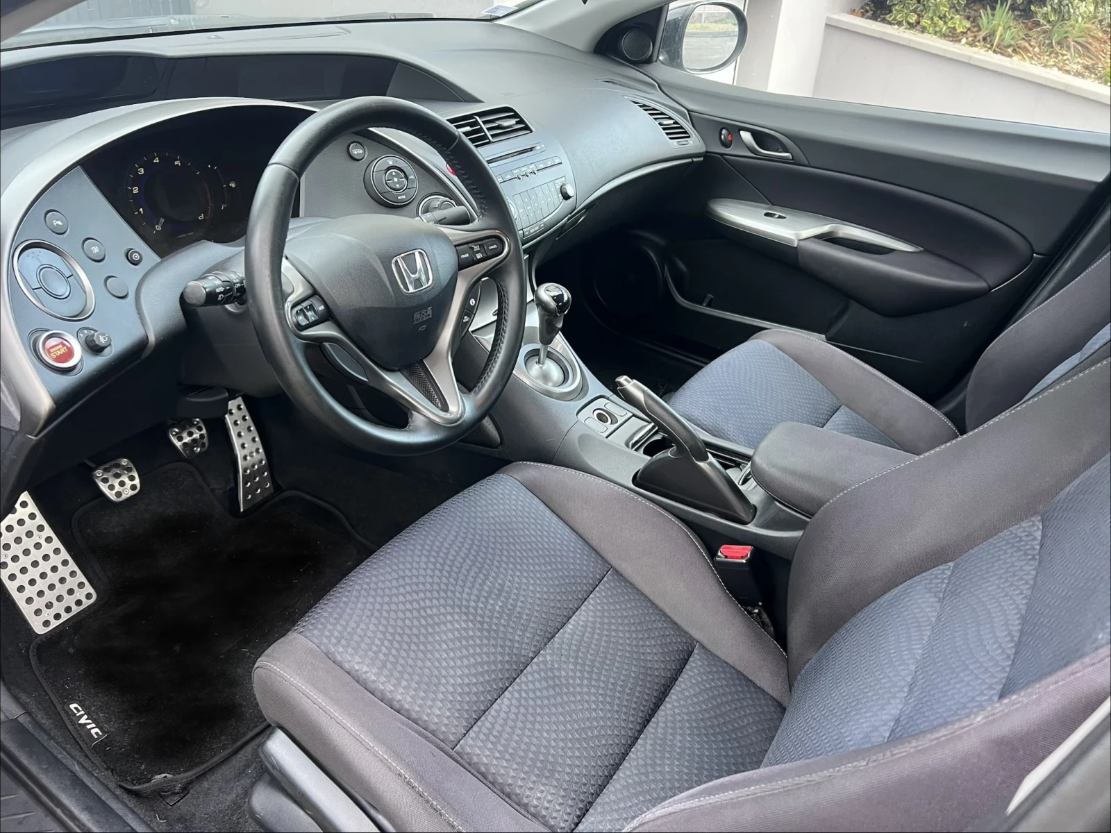 Honda Civic 1.4i VTEC FACELIFT, снимка 16 - Автомобили и джипове - 53721445