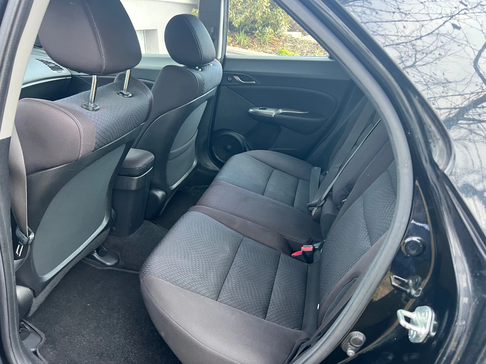 Honda Civic 1.4i VTEC FACELIFT, снимка 15 - Автомобили и джипове - 53721445