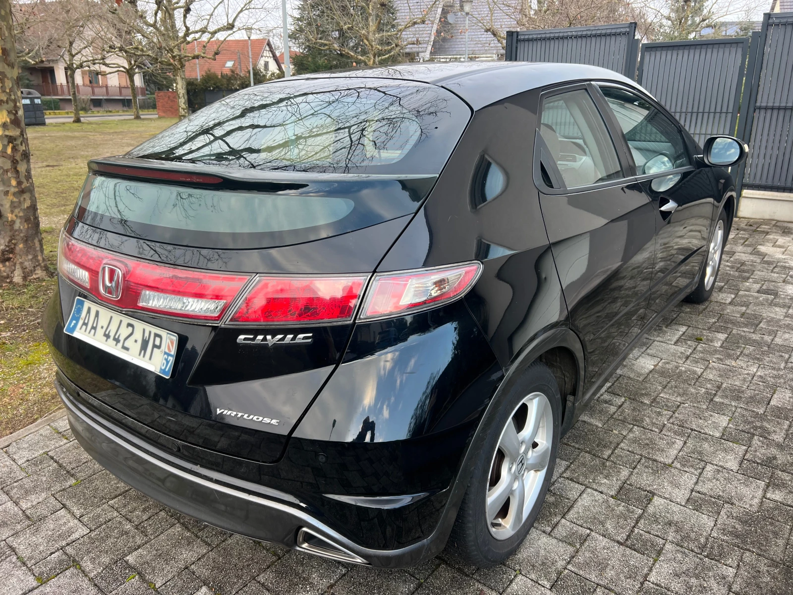 Honda Civic 1.4i VTEC FACELIFT, снимка 3 - Автомобили и джипове - 53721445