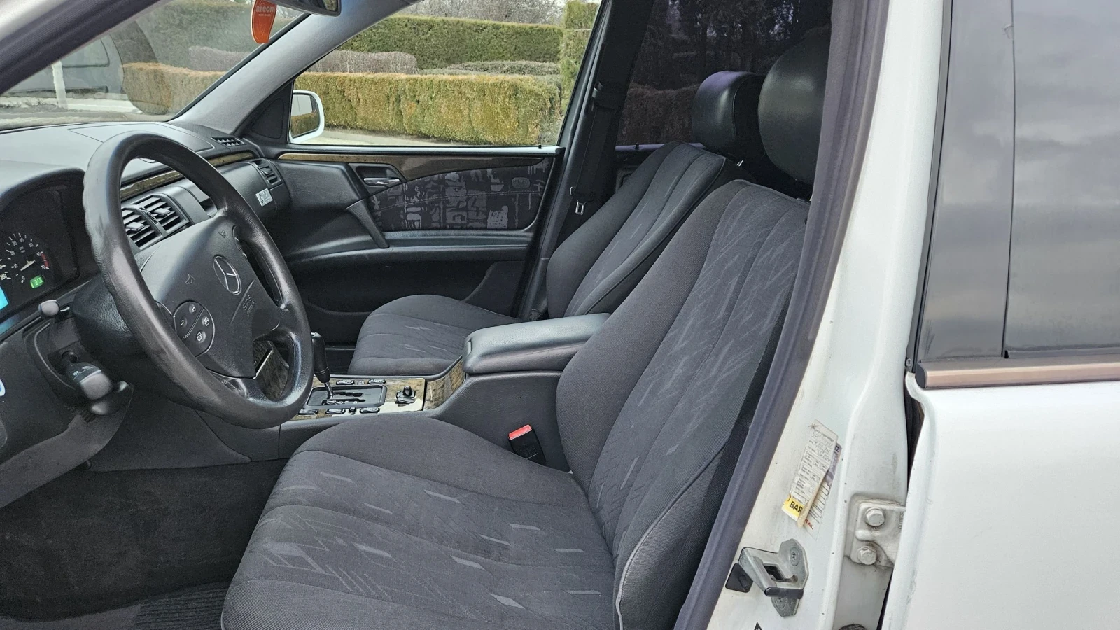 Mercedes-Benz E 320 Газ!!!, снимка 7 - Автомобили и джипове - 53858163