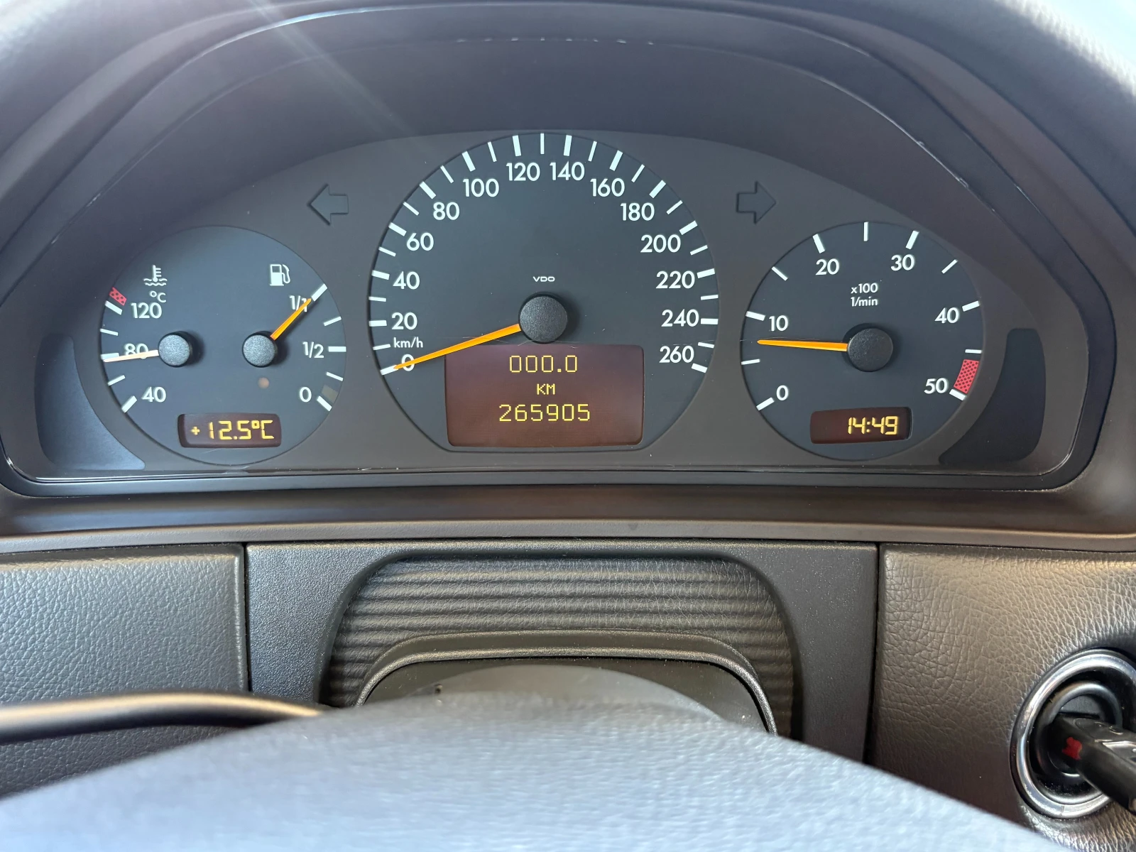 Mercedes-Benz E 200 CDI , снимка 16 - Автомобили и джипове - 53895343