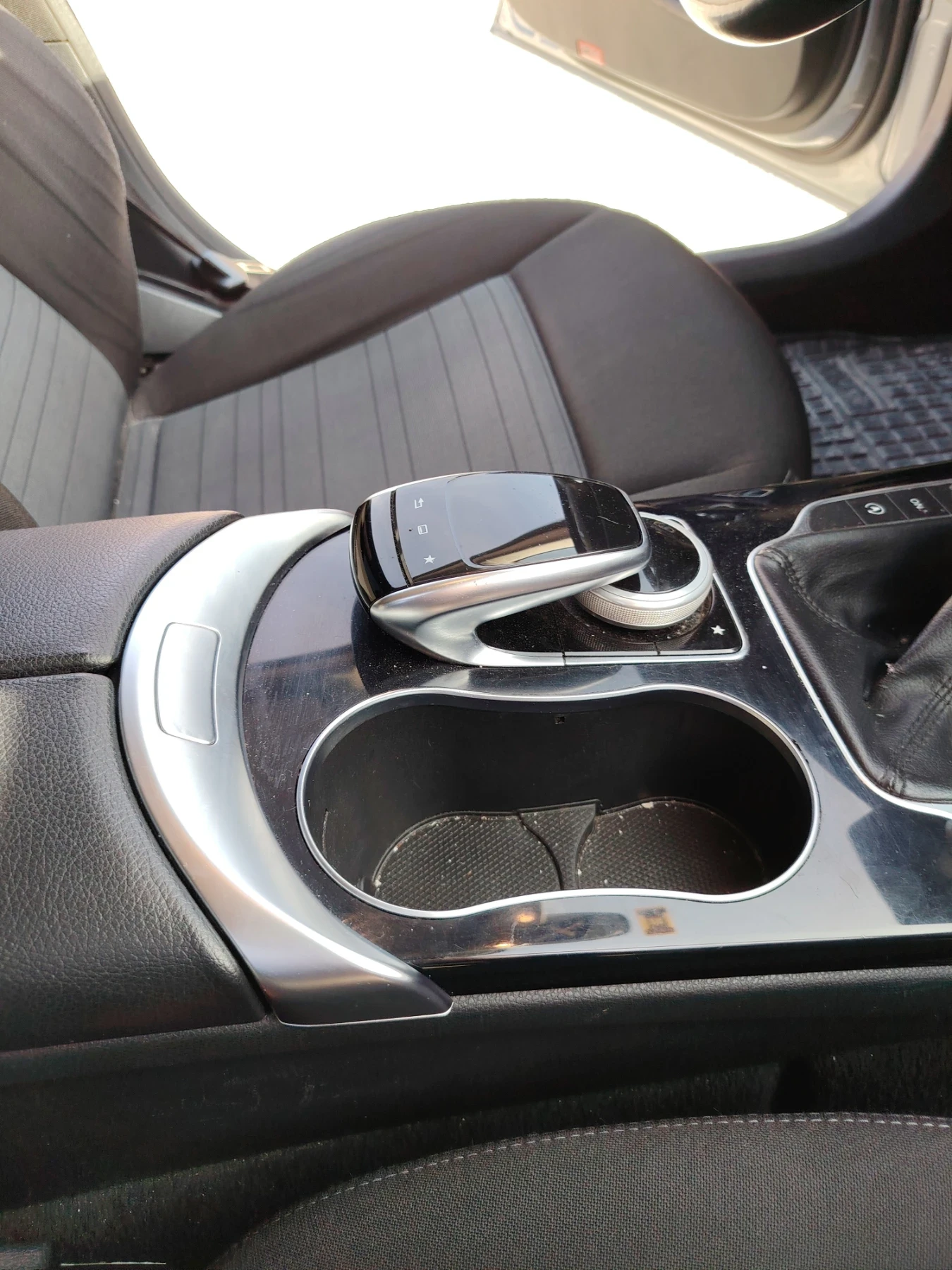 Mercedes-Benz C 180, снимка 8 - Автомобили и джипове - 54229879