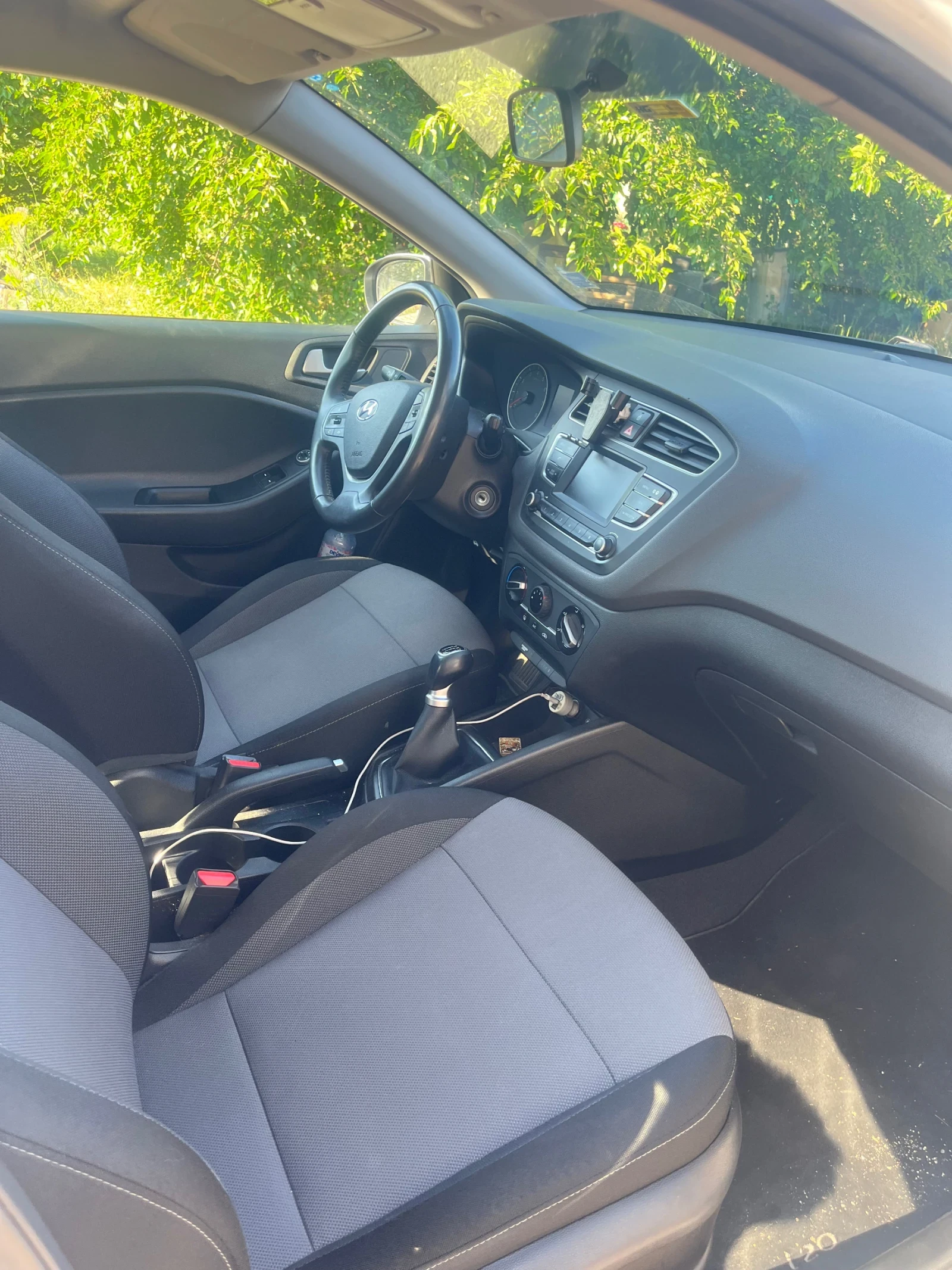 Hyundai I20, снимка 8 - Автомобили и джипове - 54981840