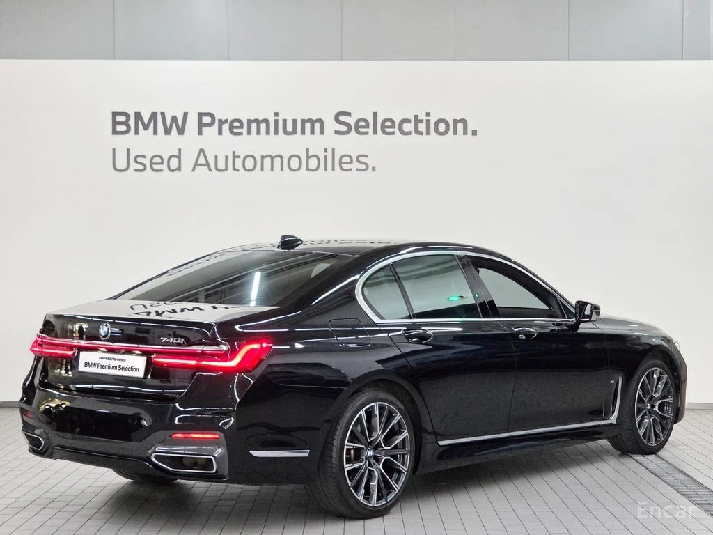 BMW 740 M* SPORT* LASER* ОБДУХВАНЕ* ДИСТРОНИК* МАСАЖ* , снимка 2 - Автомобили и джипове - 54988095