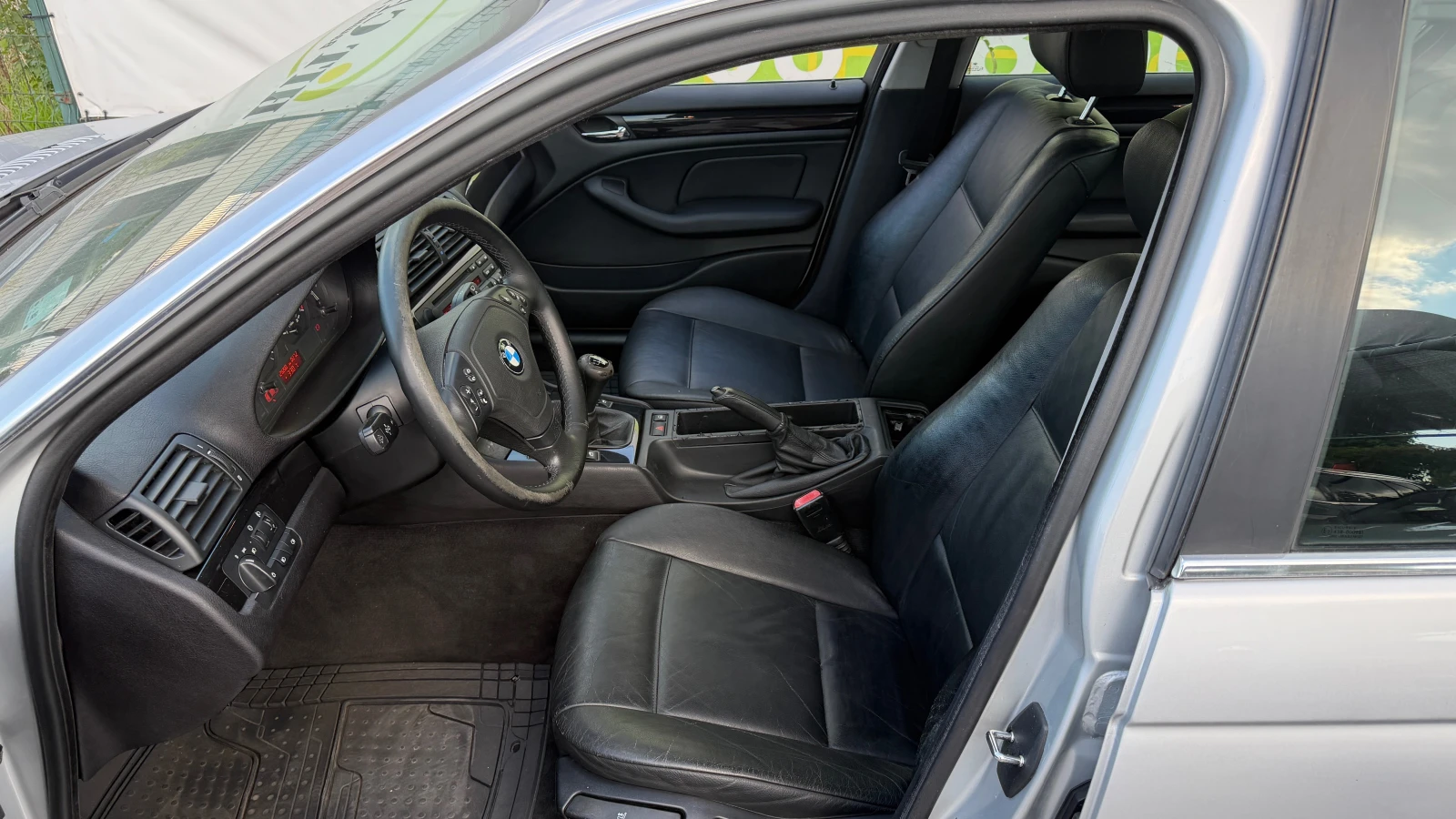 BMW 320 i 6 цилиндров, снимка 8 - Автомобили и джипове - 55070000