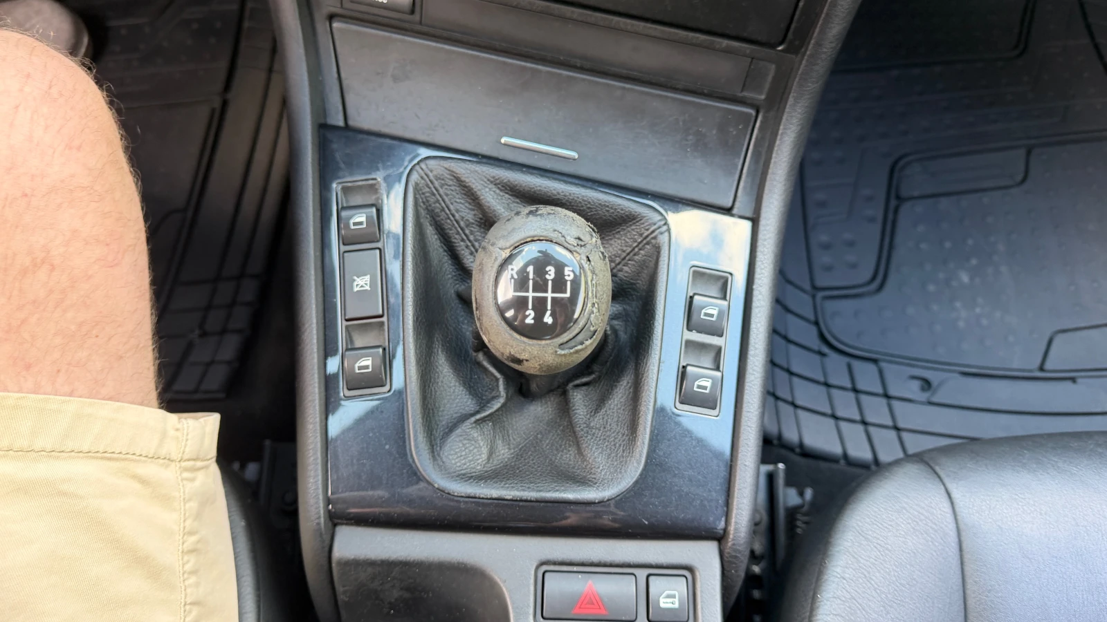 BMW 320 i 6 цилиндров, снимка 16 - Автомобили и джипове - 55070000