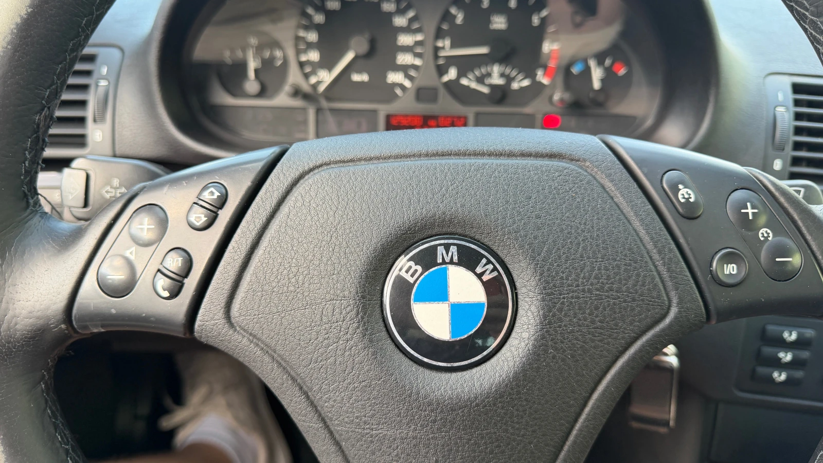 BMW 320 i 6 цилиндров, снимка 15 - Автомобили и джипове - 55070000