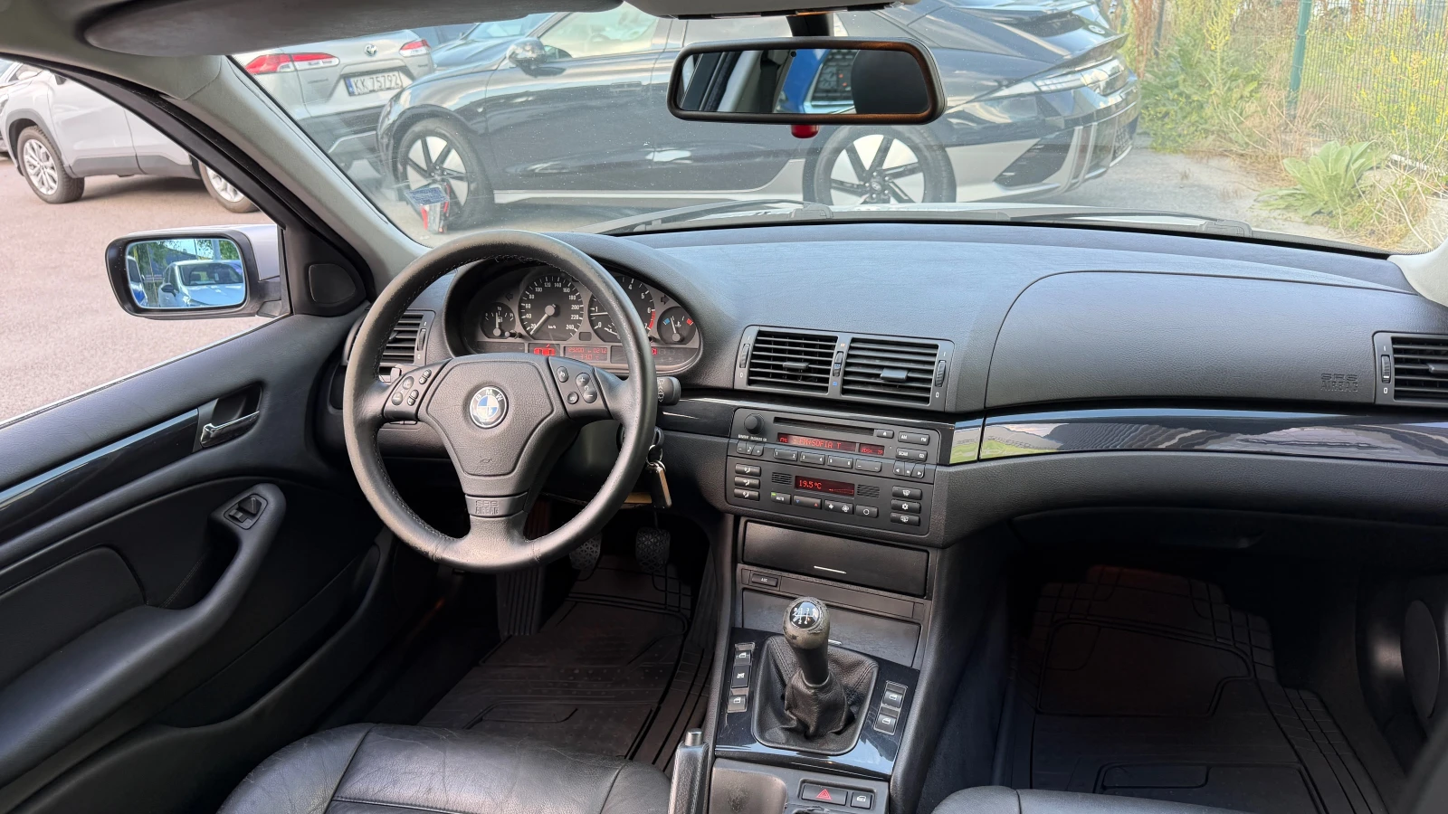 BMW 320 i 6 цилиндров, снимка 12 - Автомобили и джипове - 55070000