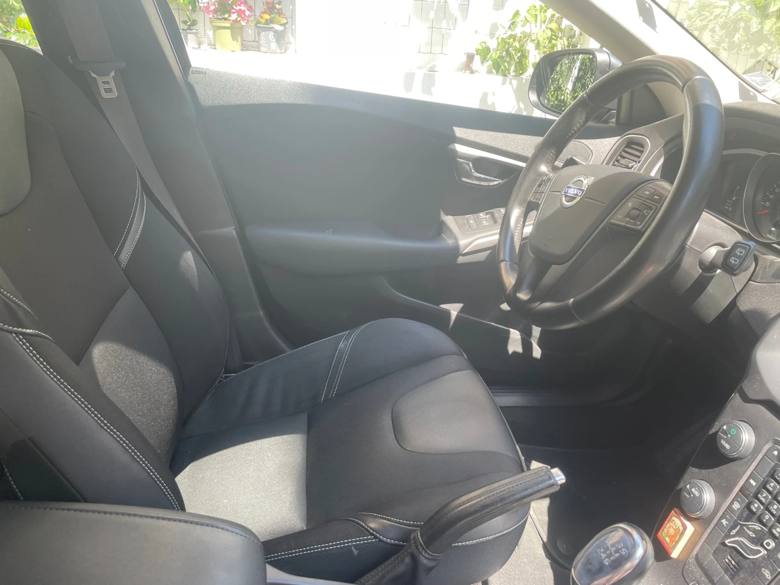 Volvo V40, снимка 9 - Автомобили и джипове - 55361256