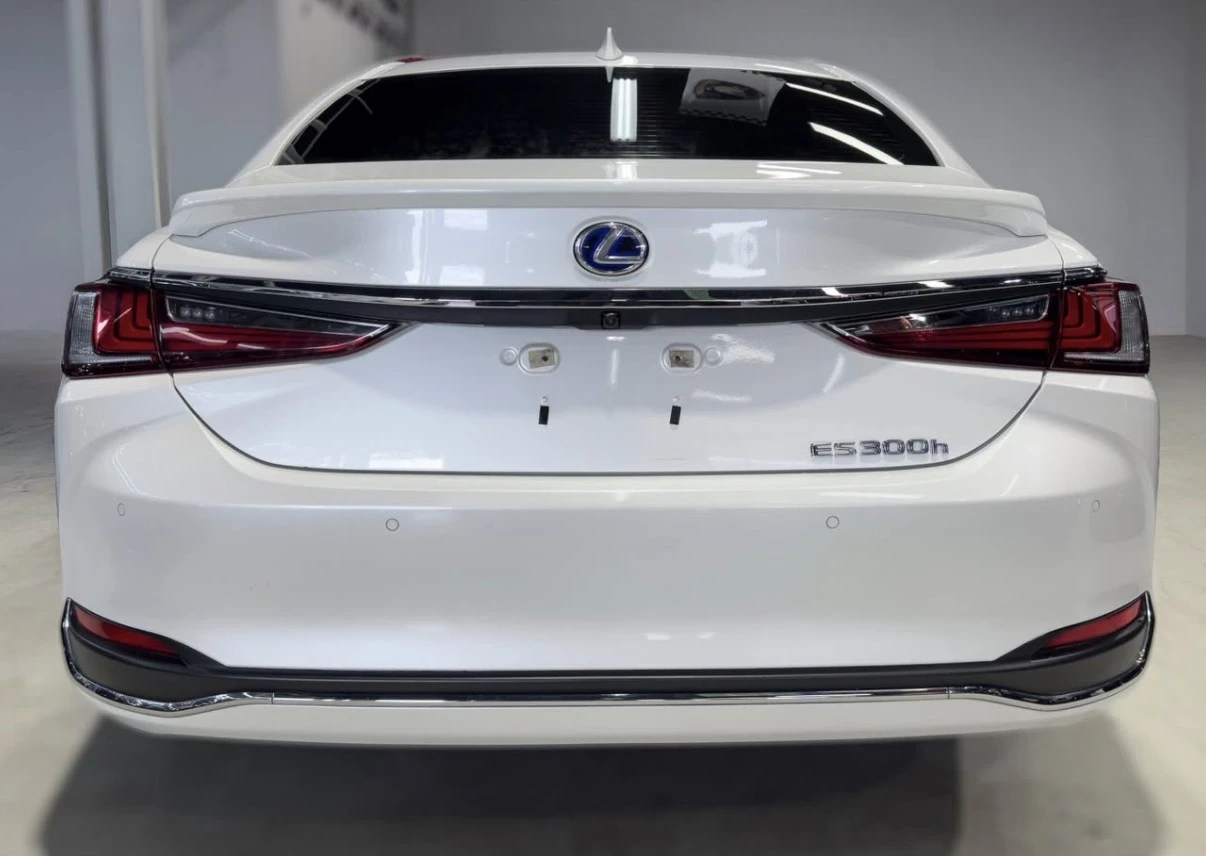 Lexus ES 300 HYBRID | ОБДУХВАНЕ | FACELIFT | HUD | 360 | CARFAX, снимка 5 - Автомобили и джипове - 55598853