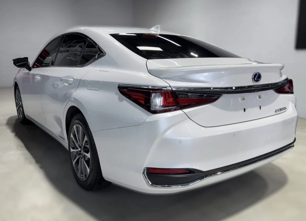 Lexus ES 300 HYBRID | ОБДУХВАНЕ | FACELIFT | HUD | 360 | CARFAX, снимка 6 - Автомобили и джипове - 55598853