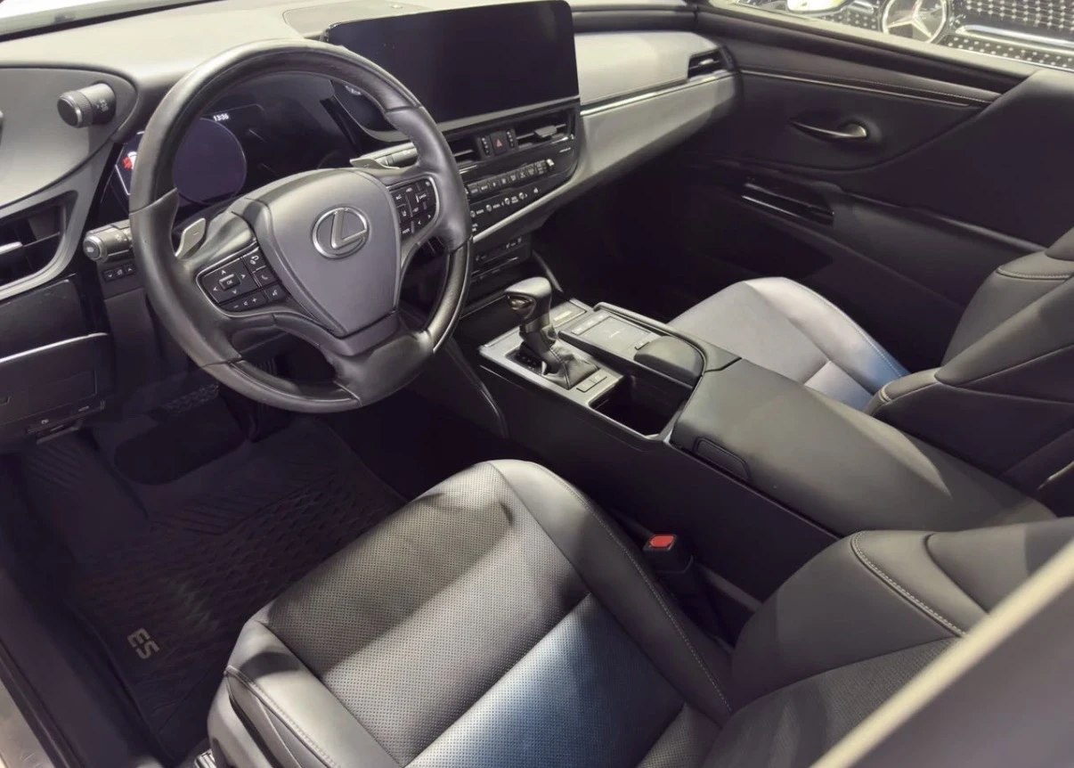 Lexus ES 300 HYBRID | ОБДУХВАНЕ | FACELIFT | HUD | 360 | CARFAX, снимка 7 - Автомобили и джипове - 55598853