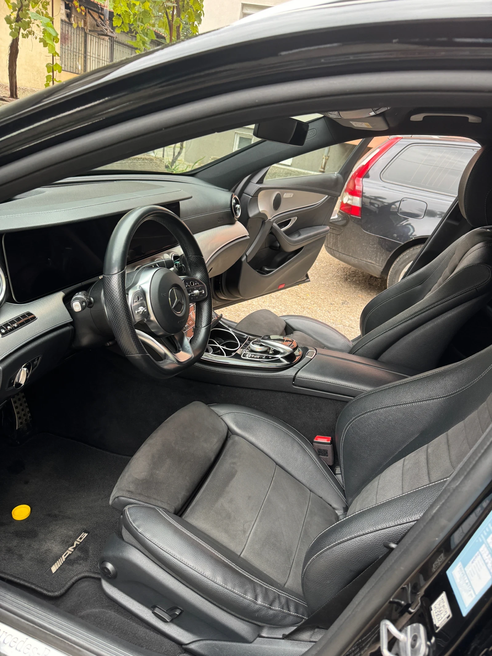 Mercedes-Benz E 220 AMG line, снимка 8 - Автомобили и джипове - 55605473