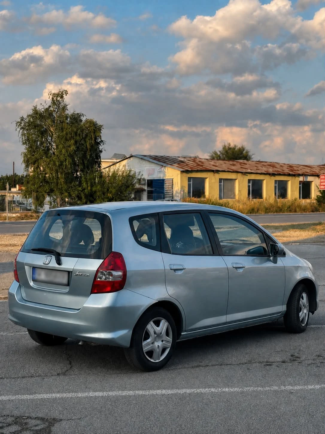 Honda Jazz 1.4 бензин, снимка 3 - Автомобили и джипове - 55898718