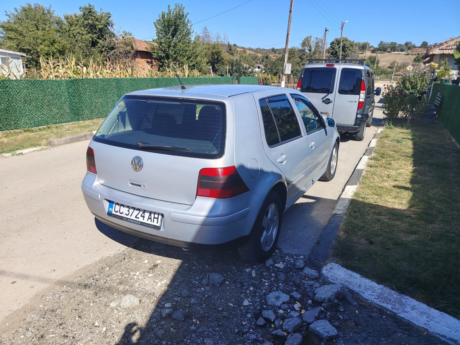 VW Golf 1.6sr, снимка 3 - Автомобили и джипове - 56524014