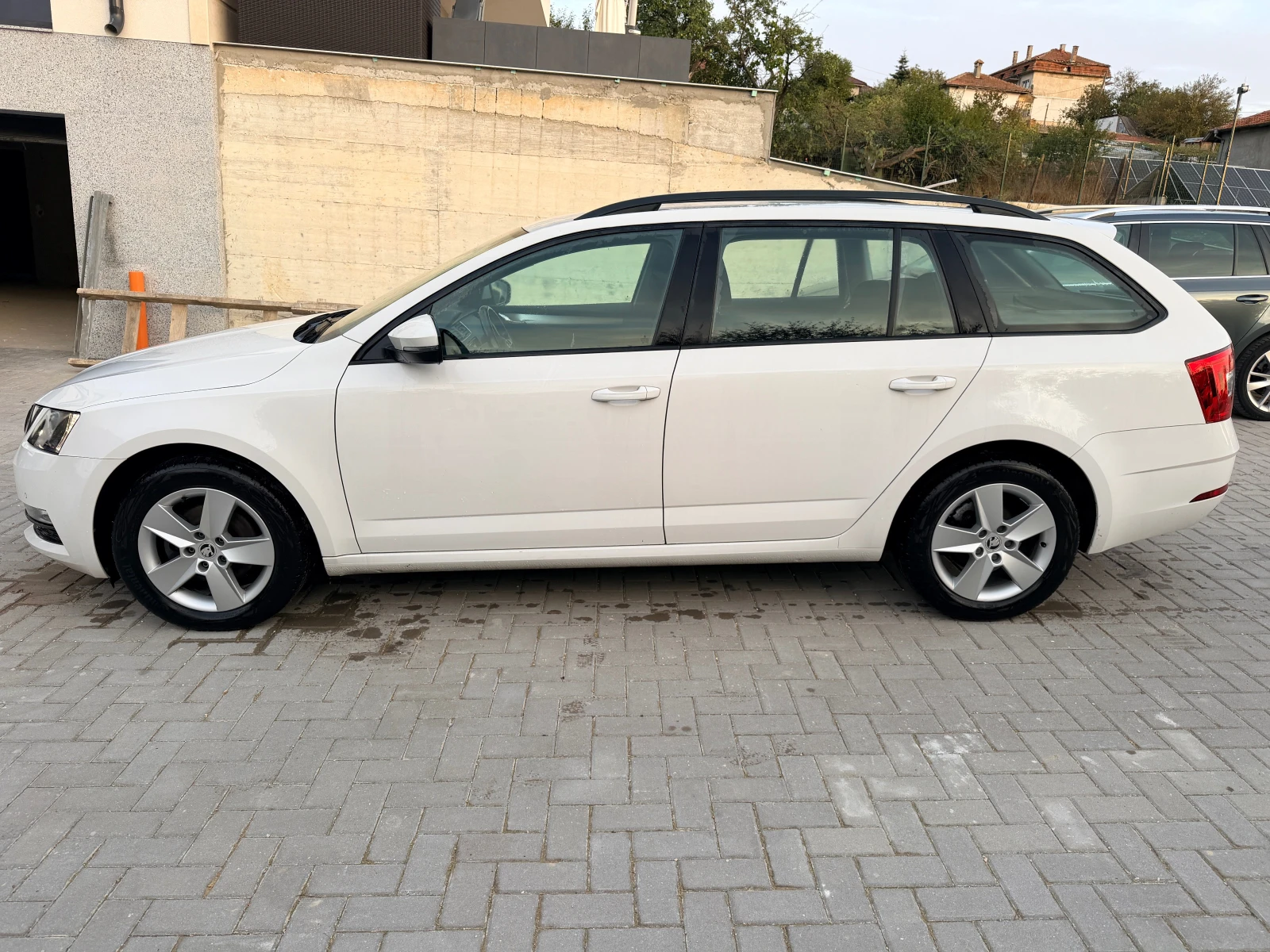 Skoda Octavia 1.5 TSI, снимка 4 - Автомобили и джипове - 56087577