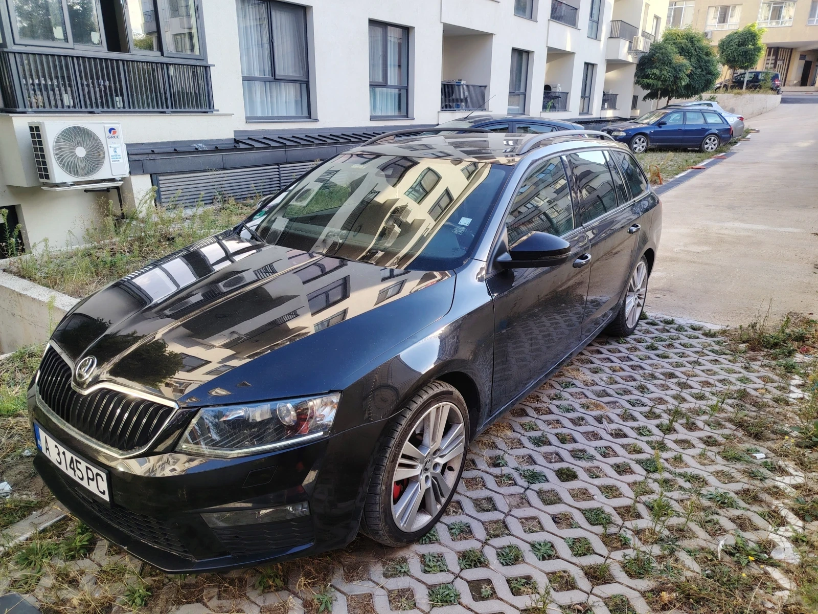 Skoda Octavia 2.0 tdi VRS, снимка 2 - Автомобили и джипове - 56287872