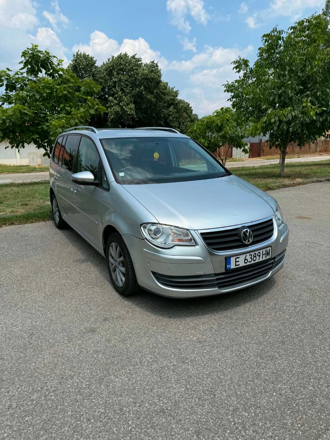 VW Touran Десен волан, снимка 2 - Автомобили и джипове - 56427283