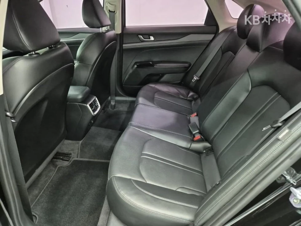 Kia K5 2.0 Бензин / Тренди, снимка 14 - Автомобили и джипове - 56482864
