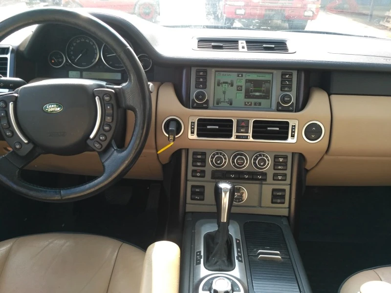 Land Rover Range rover 3.6 Td V8 HSE, снимка 8 - Автомобили и джипове - 38692881