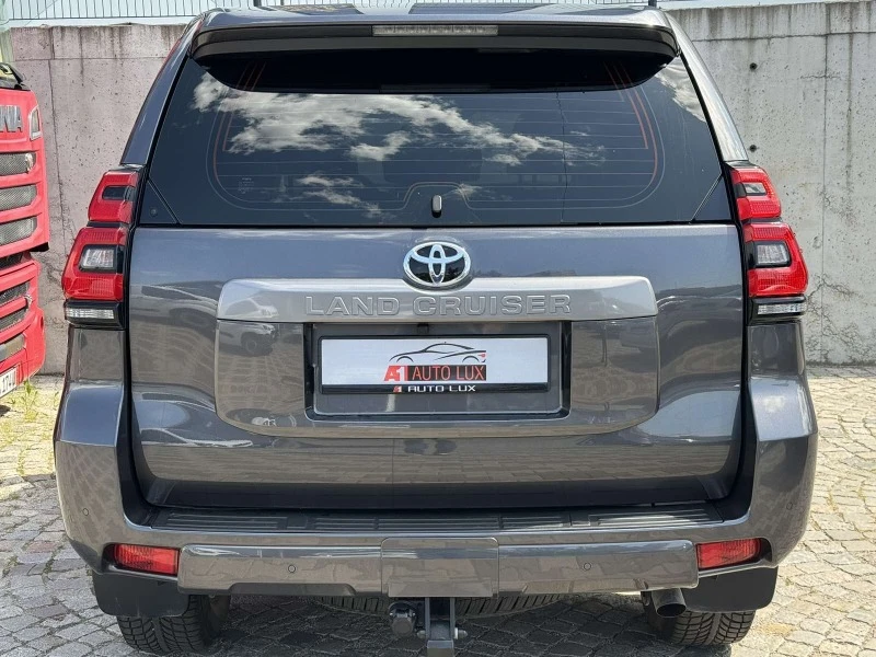 Toyota Land cruiser 2.8D/EXECUTIVE/AUTO/4x4/NAVI/KAM/MULTY/20 хил.км.!, снимка 6 - Автомобили и джипове - 46030600