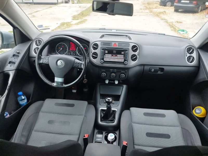 VW Tiguan, снимка 12 - Автомобили и джипове - 47437739