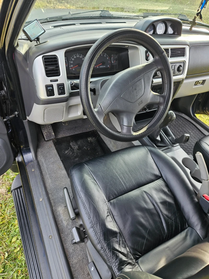 Mitsubishi Pajero sport, снимка 10 - Автомобили и джипове - 48347112