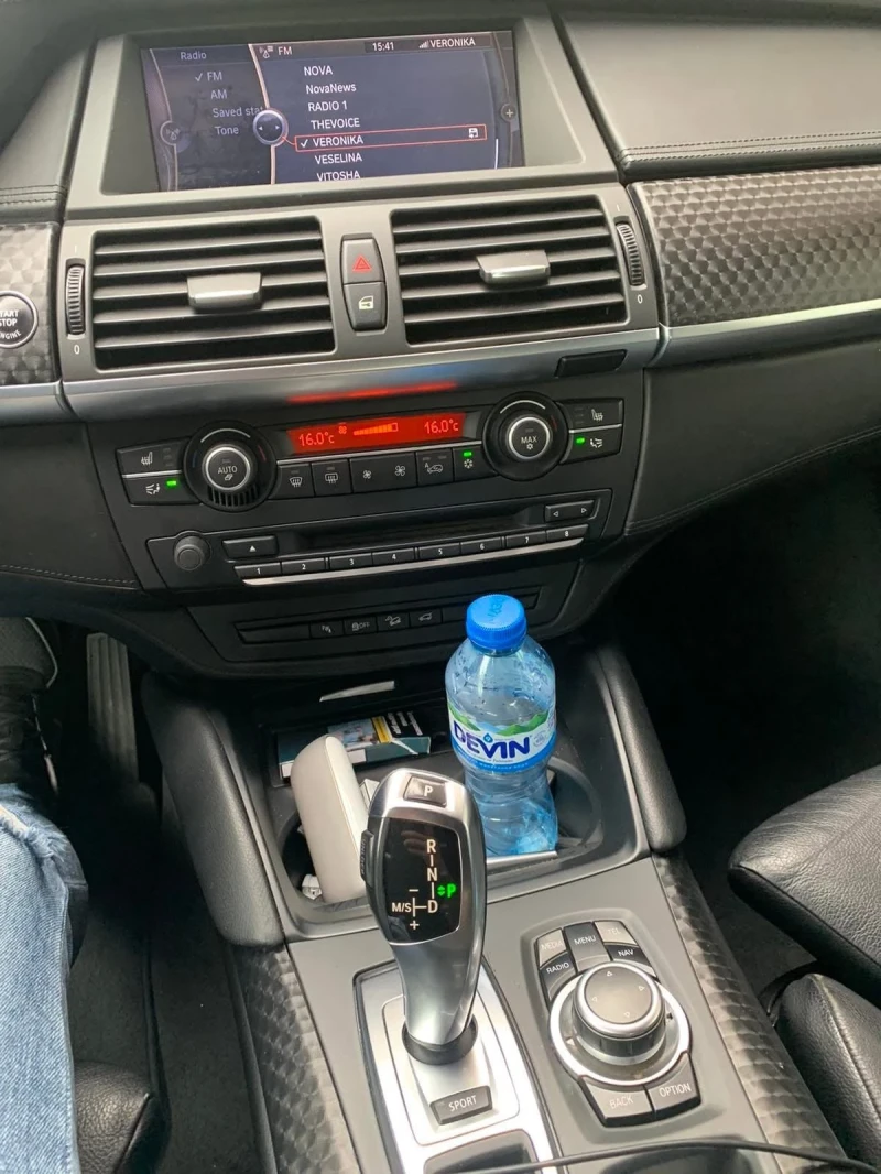 BMW X6 4.0d РЕГИСТРИРАН 8 скорости 5 местен М-перформърс, снимка 7 - Автомобили и джипове - 52630540