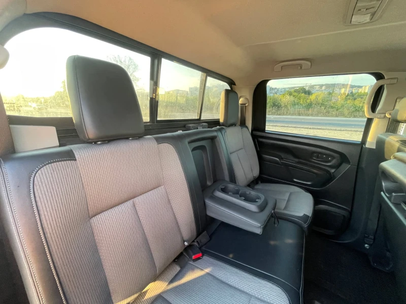 Nissan Titan crew cab V8 5.6L, снимка 11 - Автомобили и джипове - 52182083