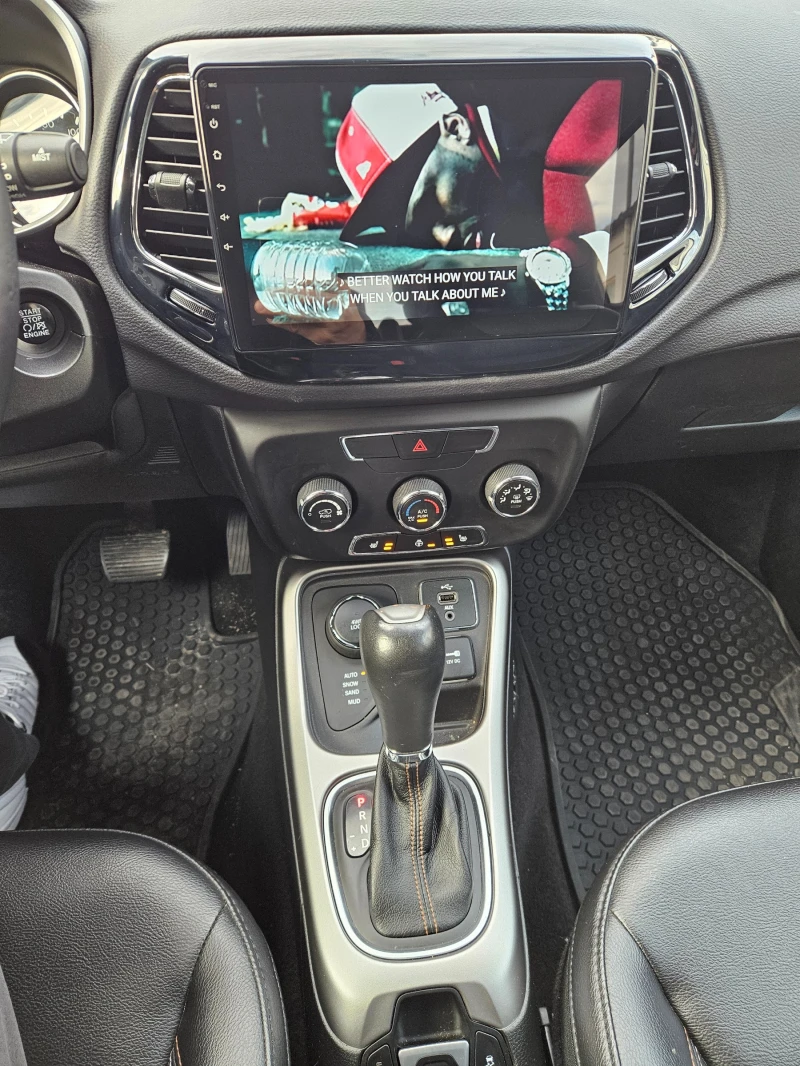 Jeep Compass 2.4L LATITUDE 4x4, снимка 8 - Автомобили и джипове - 52533355